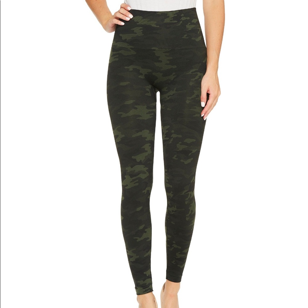Spanx Look At Me Now Seamless Leggings in Green Camo